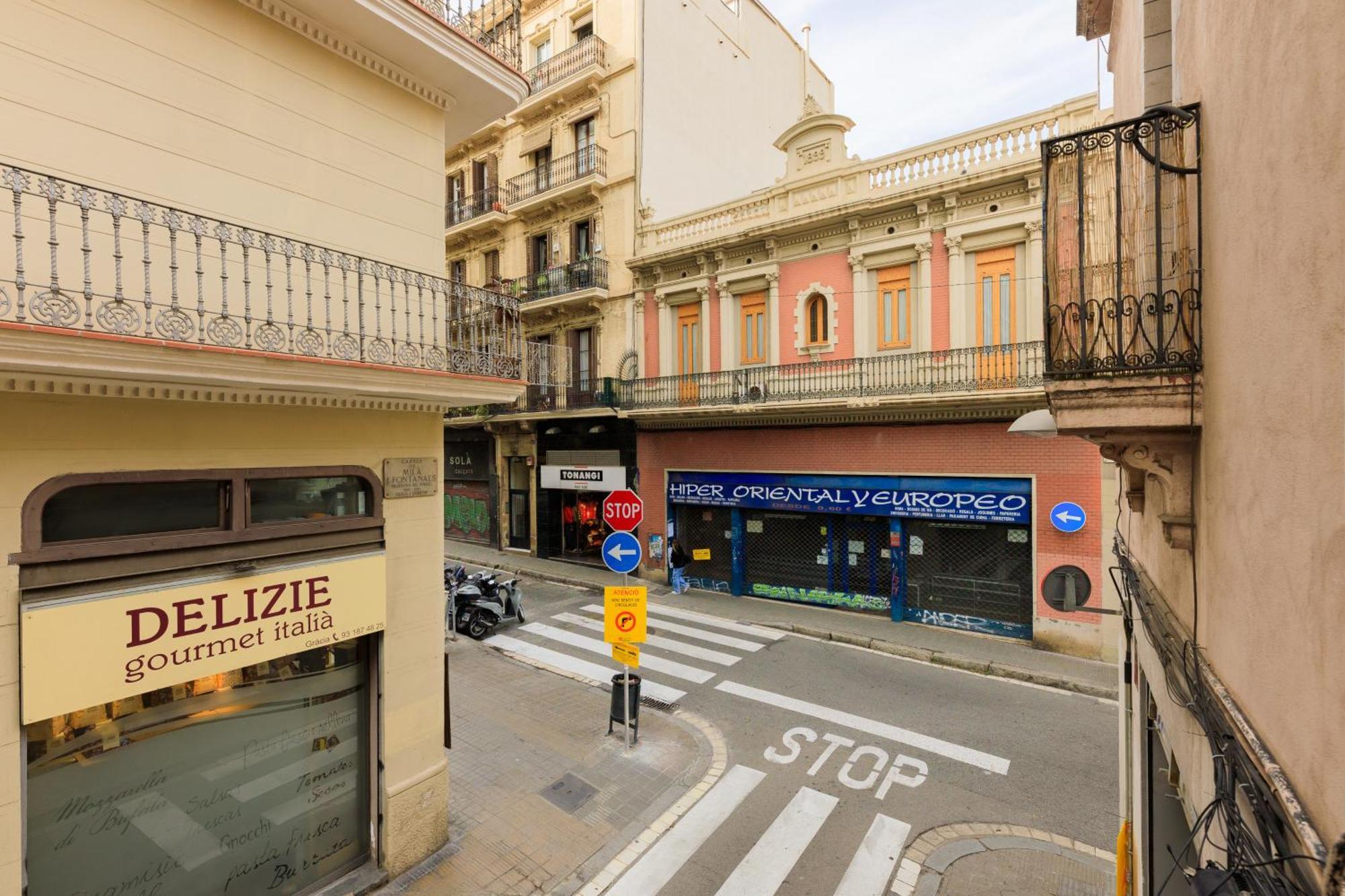 Housalia Gracia Barcelona Exterior photo
